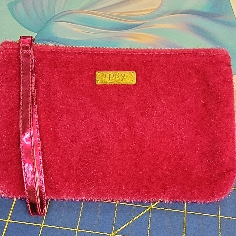Fuzzy Pink w Strap Cosmetic Bag 7x5"